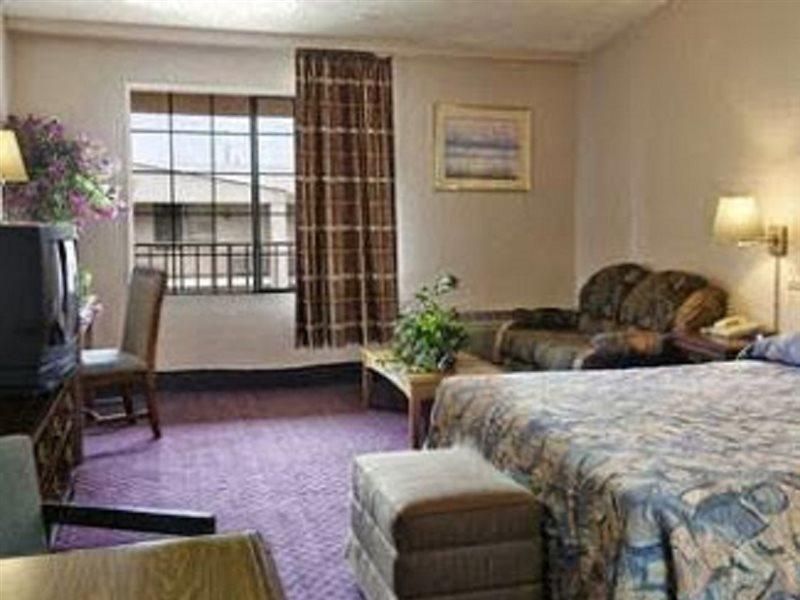 Rodeway Inn & Suites Denver Quarto foto